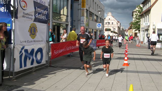 ../Images/BenefizlaufMerseburg2011 (158).jpg